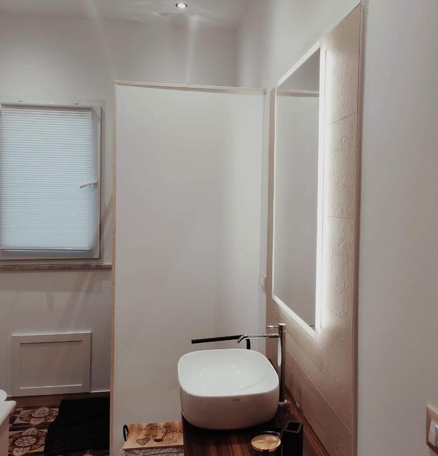 Piazza Vittoria Apartment Карини Экстерьер фото