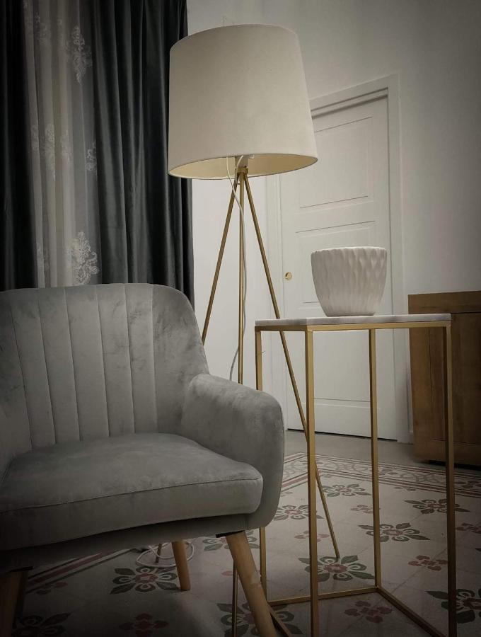 Piazza Vittoria Apartment Карини Экстерьер фото